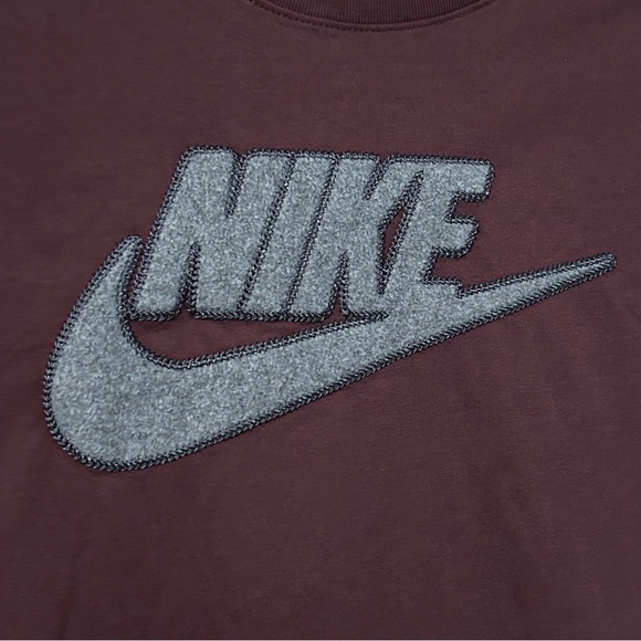Nike Long-sleeve Tee - Picture 2 of 4